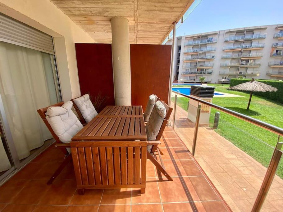 Piso De 2 Habitaciones, 3 Piscinas Y Cerca Del Mar 로지즈 외부 사진