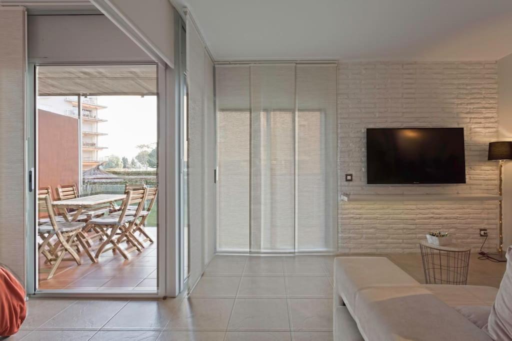 Piso De 2 Habitaciones, 3 Piscinas Y Cerca Del Mar 로지즈 외부 사진
