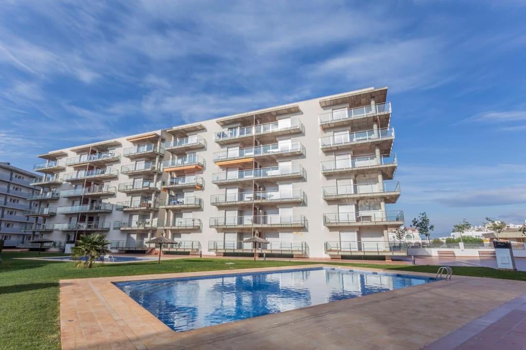 Piso De 2 Habitaciones, 3 Piscinas Y Cerca Del Mar 로지즈 외부 사진